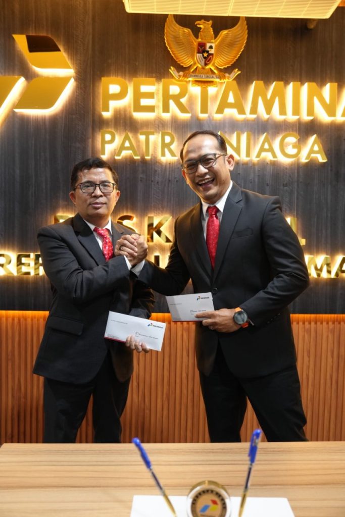 _6455_Area-Manager-Comm--Rel---amp--CSR-Kilang-Pertamina-Dumai-Berganti-dari-Agus-ke-Muhammad-Rum (1)